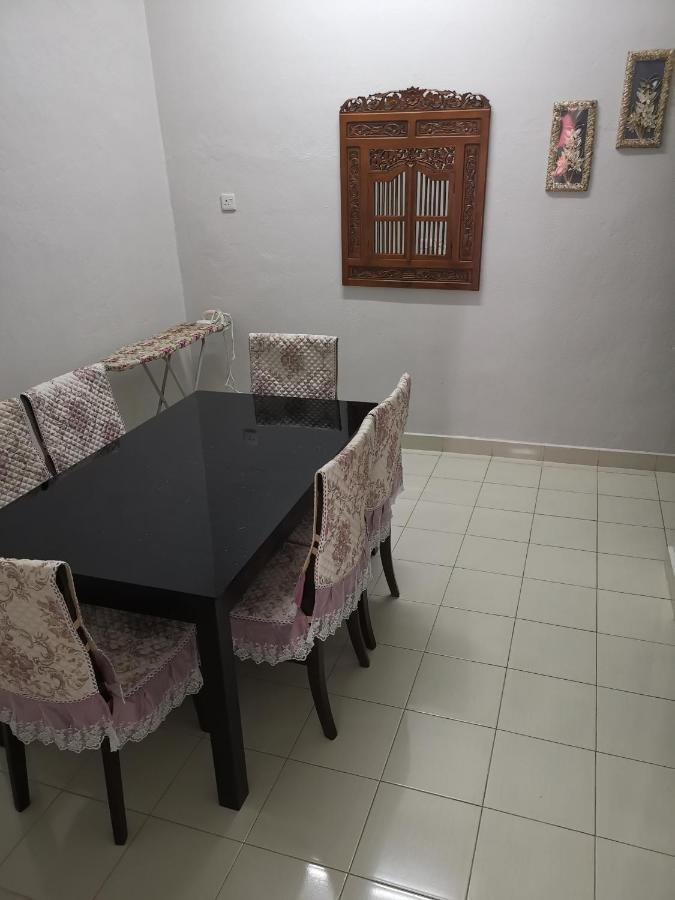 Desa Kemboja Homestay Pantai Cenang  Exteriér fotografie